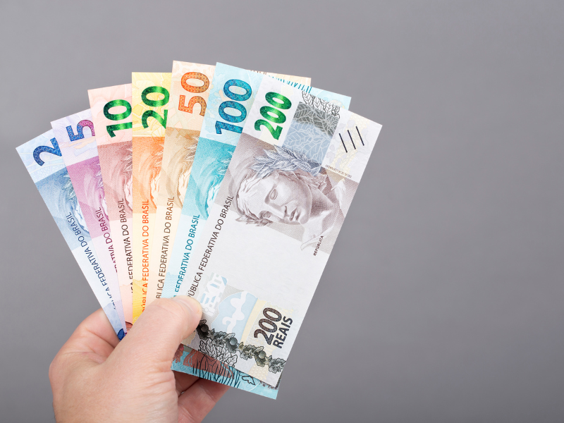 emprestimo 700 reais