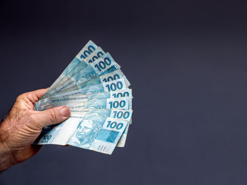 empréstimo 800 reais